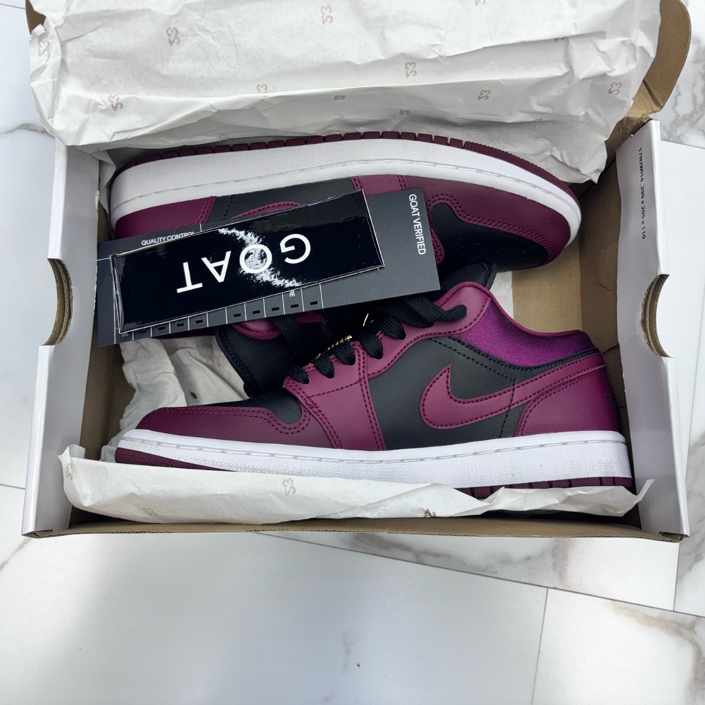Air Jordan 1 Low Dark Beetroot
Worn once, in perfect condition.